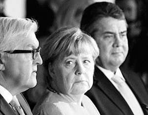 16 ноября 2016 года – Меркель выдвигает Штайнмайера (слева) в президенты Германии. Справа – лидер СДПГ и вероятный соперник Меркель в борьбе за канцлерство Зигмар Габриель 