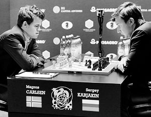 «Я очень постараюсь вернуть корону домой», – пообещал накануне матча с Магнусом Карлсеном (на фото – слева) Сергей Карякин 
