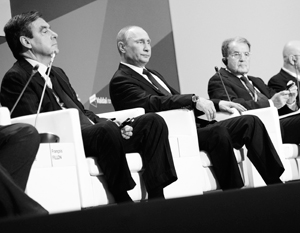 Осенью 2013 года на заседании Валдайского клуба Романо Проди (справа) и Франсуа Фийон (слева) были вместе с Владимиром Путиным
