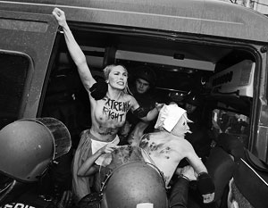 Активистки FEMEN поспорили о степени существования их движения