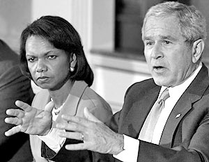 Президент США Джордж Буш и его подчиненная Кондолиза Райс разошлись в оценках