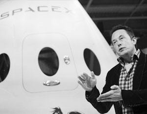 Илон Маск теперь намерен дотянуться и до Луны