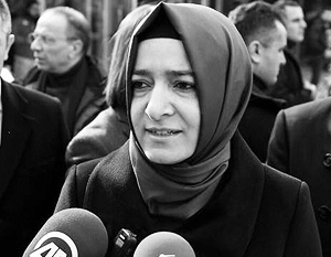 Министр по делам семьи и социальной политики Турции Фатма Бетюль Сайян Кайя уже обвинила голландские власти в бесчеловечности