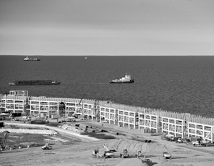 Арктический порт Сабетта - один из ключевых пунктов будущей железной дороги