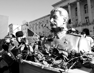 В 1956 году Сталина защищали от русских, которые в лице Хрущева «принижают земляка» 