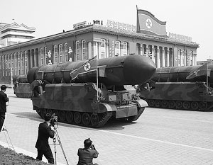 Во время парада КНДР впервые показала баллистические ракеты для подлодок