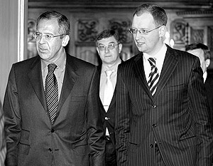 Министр иностранных дел России Сергей Лавров и министр иностранных дел Украины Арсений Яценюк