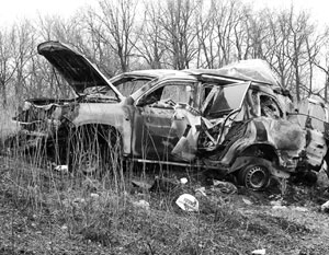 Автомобиль миссии ОБСЕ, как уверяет Антон Геращенко, «зацепил колесом обочину дороги, после чего произошел взрыв»