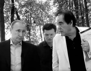 Оливер Стоун с Владимиром Путиным и переводчиком на съемках фильма «Интервью с Путиным»