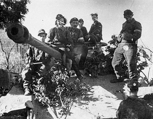Участникам восстания удавалось даже захватывать немецкие танки (на снимке – трофейная «Пантера» батальона «Зоська» Армии Крайовой), но силы были фатально неравны