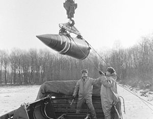 К 1996 году Украина передала свой ядерный арсенал России