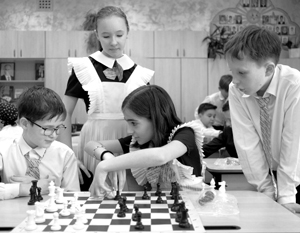 «Игра в шахматы напрямую связана с повышением качества образования. Во всех странах эксперименты проходили», – утверждают в Минобре