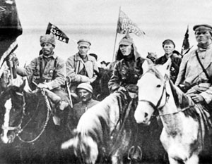Бойцы первого Сучанского революционного отряда, сражавшиеся с интервентами под командованием коммуниста-интернационалиста Эмиля Либкнехта
