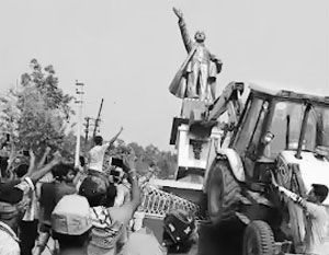 Падение коммунизма в штате Трипура сопровождалось и хулиганским сносом местной статуи Ленина