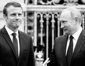 Для знакомства с Владимиром Путиным Эммануэль Макрон выбрал в прошлом году Версаль