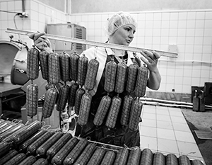 Колбаса по-прежнему остается в России крайне мифологизированным продуктом