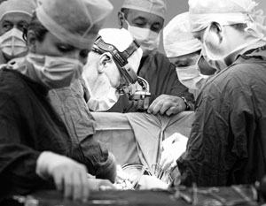 Российские трансплантологи впервые в мире пересадили ребенку одновременно легкие и печень