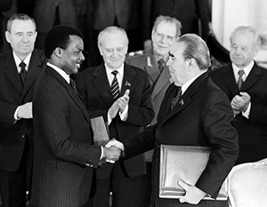 Первый визит Сассу-Нгессо в Москву в качестве президента Конго состоялся в 1981 году - после переговоров с Брежневым