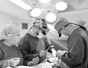 Хирурги считаются элитой врачебного сообщества, но даже они жалуются на безденежье