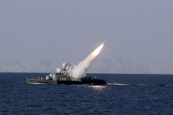 1 января в рамках заключительного этапа учений ВМС «Велайят-90» («Главенство-90») Иран успешно испытал новые ракеты повышенной дальности Qader и Nour