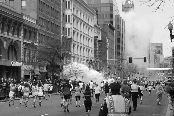 На финишной линии Бостонского марафона 15 апреля прогремели взрывы. Три человека погибли, 144 пострадали, многим из них потребуется ампутация ног. Этот теракт стал крупнейшим в США после сентября 2001 года