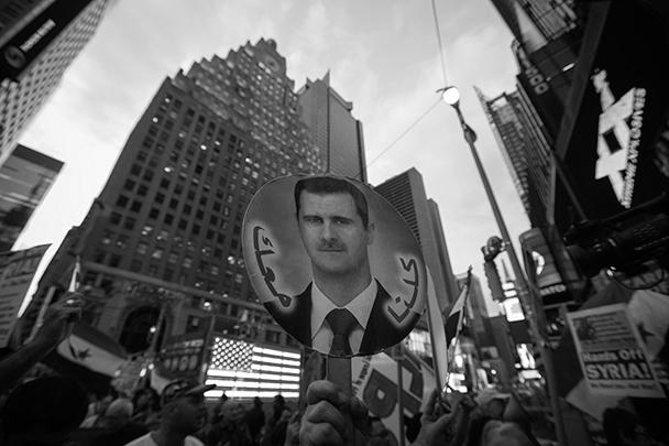 Скорое возможное нападение США на Сирию заставило выйти на улицы Нью-Йорка и Вашингтона простых американцев, которые выразили несогласие с планами Белого дома. Протестующие уверены, что аргументы властей в пользу нападения основаны на лжи