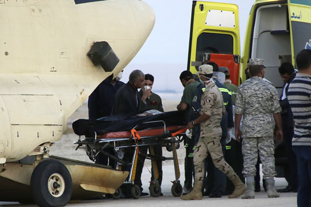 Самолет Airbus-321, следовавший из Шарм-эль-Шейха в Санкт-Петербург с 217 российскими туристами и семью членами экипажа на борту, рухнул на границе Египта и Израиля. Самолет упал в гористой местности, при этом, по данным спасателей, раскололся, фюзеляж его полностью сгорел. Не выжил никто, среди жертв – 17 детей
