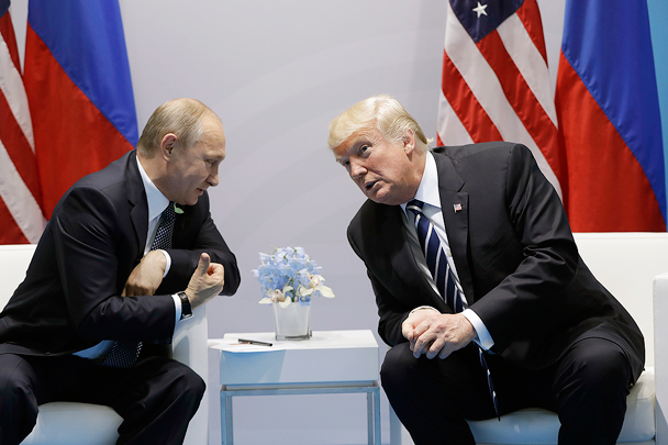 Главное политическое событие 2017 года наконец произошло – президенты России и США получили возможность познакомиться и пообщаться лицом к лицу. Владимир Путин и Дональд Трамп встретились на полях саммита «большой двадцатки» в Гамбурге