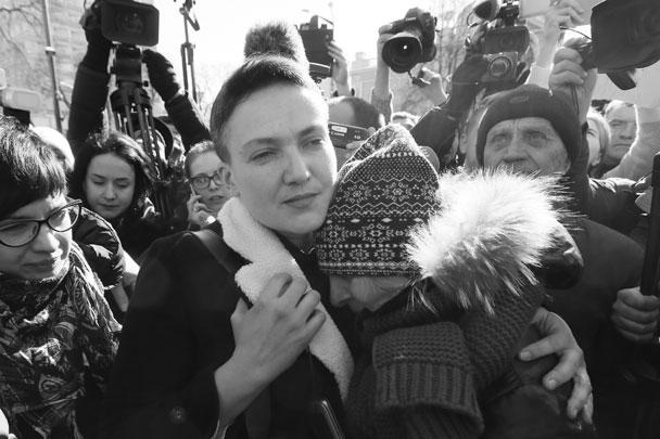 Верховная рада лишила депутата Надежду Савченко неприкосновенности, после чего ее задержала СБУ. Напомним, в России ровно два года назад – 22 марта 2016 года – суд приговорил Савченко к 22 годам лишения свободы. Похоже, число «22» играет важную роль в жизни Савченко