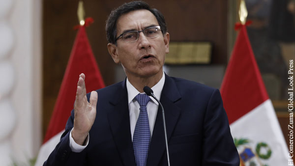 Президент и конгресс в Перу отстранили друг друга от власти