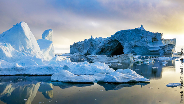 От ледника в Антарктиде откололся крупнейший за 50 лет айсберг