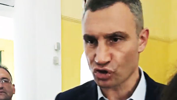 Агрессию Кличко на встрече с киевлянами сняли на видео