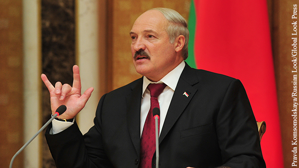 Лукашенко пообещал договориться с Россией о транзите казахстанской нефти