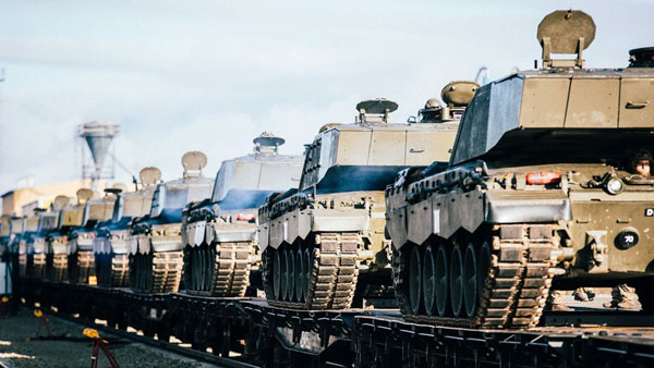 В Эстонию прибыли британские танки
