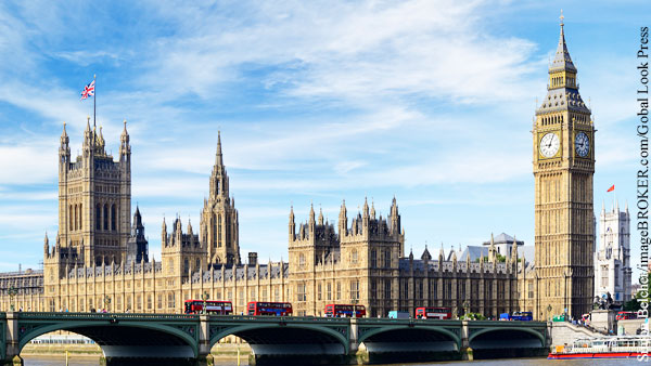 Британский парламент согласился на досрочные выборы