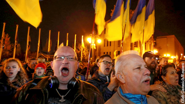 В Киеве началась массовая акция протеста против разведения сил