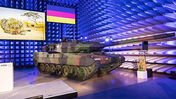 Бундесверу передали первый модернизированный танк Leopard 2A7V