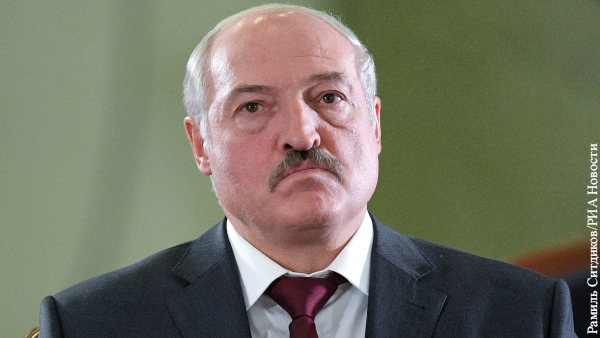 Политолог назвал непрофессиональным ответ пресс-секретаря Лукашенко Медведеву