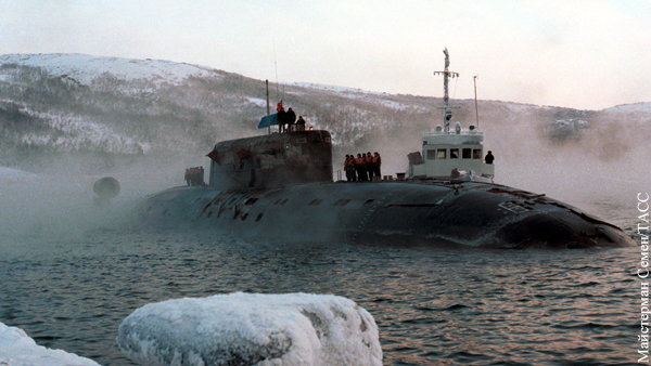 Эксперт раскрыл подробности подводной дуэли российских субмарин в Арктике
