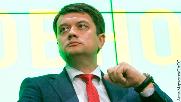 Разумкова уволили с поста лидера партии «Слуга народа»