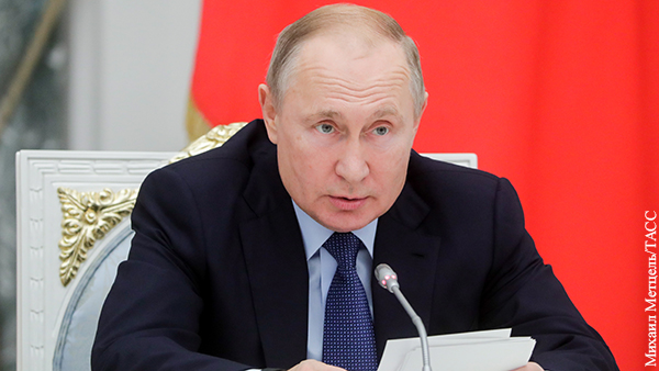 Путин объяснил сокращение расходов на оборону