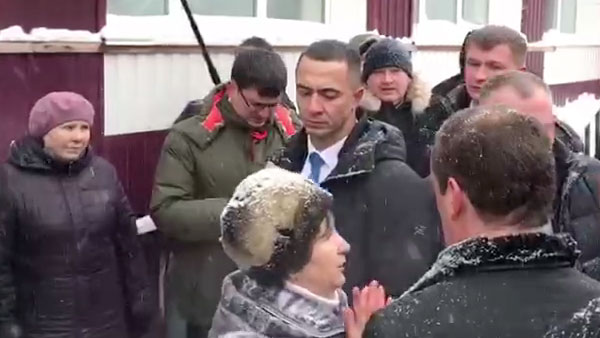 Жительница алтайского села эмоционально пожаловалась Медведеву на проблемы с водоснабжением