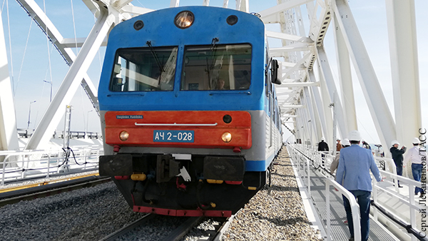 Украина пообещала ответить на запуск поездов по Крымскому мосту