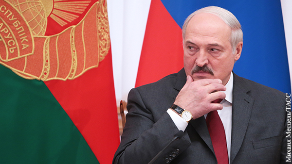 Лукашенко предложил России отдавать оружие Белоруссии бесплатно