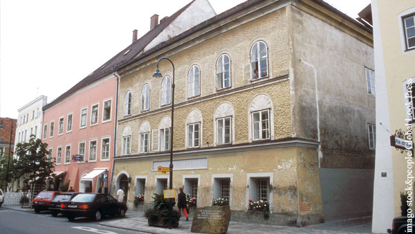 В Австрии придумали неожиданный способ отпугнуть «паломников» от дома Гитлера