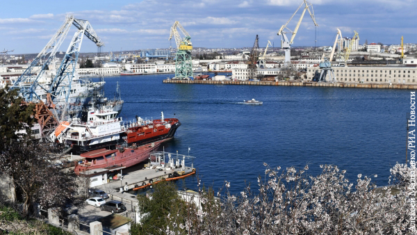 Украина решила потребовать от России компенсацию за порты Крыма