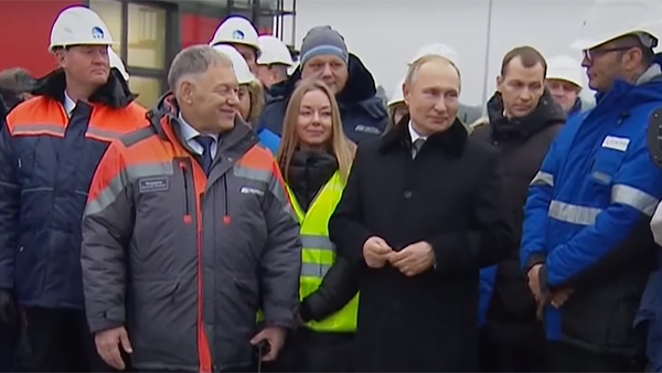 Путин открыл скоростную платную трассу М-11