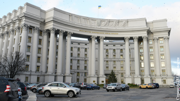 Украина пригрозила Казахстану дипломатическими последствиями за позицию по Крыму