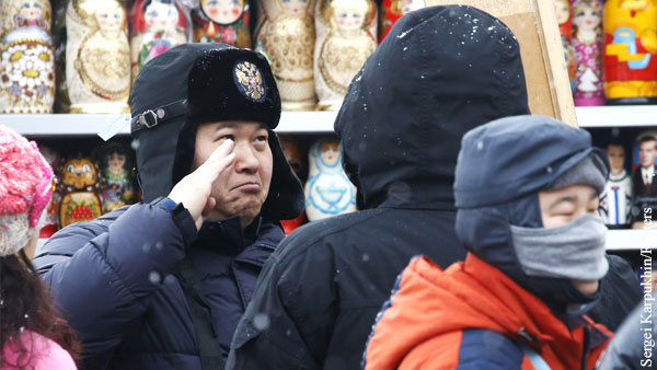Эксперт объяснил, почему китайцы считают русских «воинственными волосатиками»