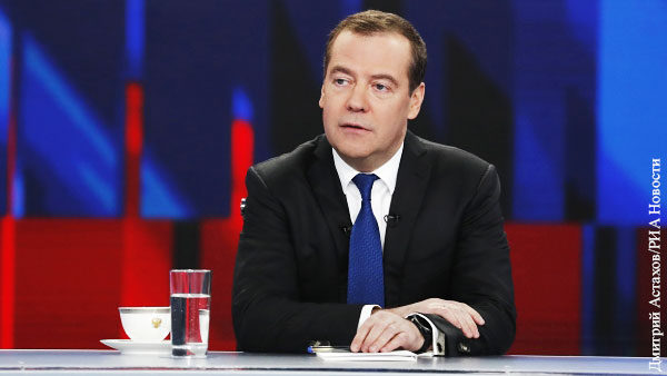 Медведев объяснил желание людей разных поколений жить в СССР